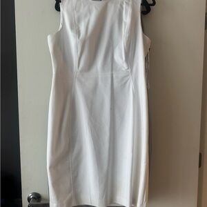 Elegant White Sleeveless Dress